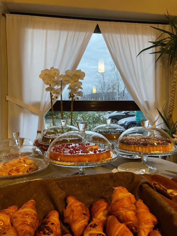 Il Vecchio Borgo Relais Hotel Como Buitenkant foto